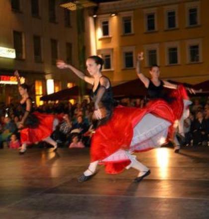 Flamencotänzerinnen auf dem Marktplatz in Göppingen.