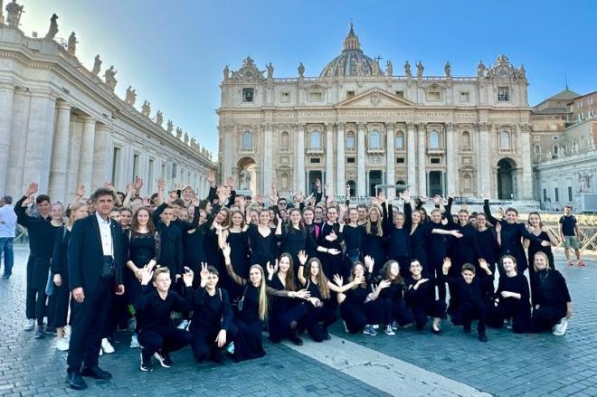 Ein Gruppenbild des Jugendsinfonieorchesters.