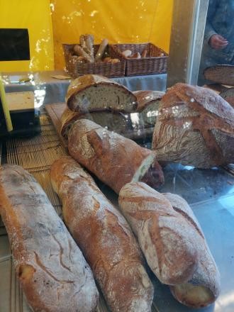 Foto von Marktbeschickern auf dem Göppinger Wochenmarkt