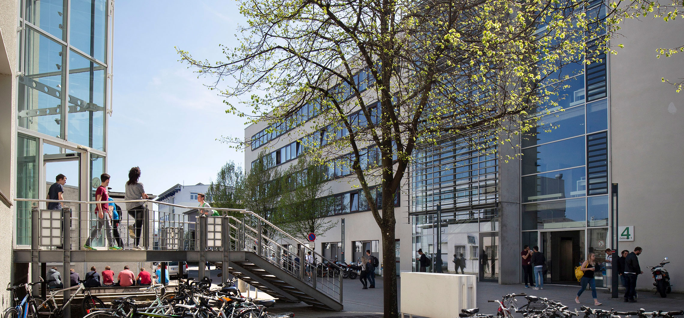 Außenaufnahme der Hochschule Esslingen Campus Göppingen