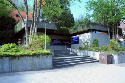 Außenaufnahme der Staufer-Ausstellung Hohenstaufen